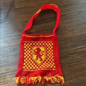 Handmade knit gryffindor bag